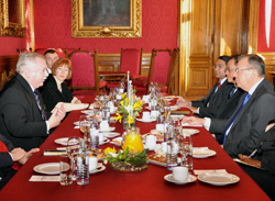 UNOV Director-General Yury Fedotov Meets with Mayor of Vienna Michael Häupl