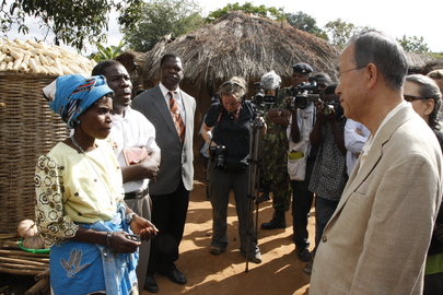 Secretary-General Visits Mwandama Millennium Village - UN Photo/Evan Schneider 
